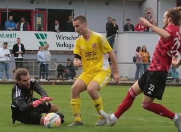 13. Spieltag (Oberliga RLPS): TSG Pfeddersheim - TuS Kirchberg. Fotograf: Claus-Walter Dinger.