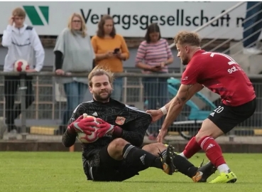 13. Spieltag (Oberliga RLPS): TSG Pfeddersheim - TuS Kirchberg. Fotograf: Claus-Walter Dinger.