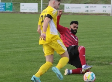 13. Spieltag (Oberliga RLPS): TSG Pfeddersheim - TuS Kirchberg. Fotograf: Claus-Walter Dinger.