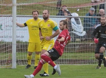 13. Spieltag (Oberliga RLPS): TSG Pfeddersheim - TuS Kirchberg. Fotograf: Claus-Walter Dinger.