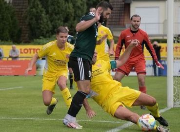 7. Spieltag (Oberliga): SV Alemannia Waldalgesheim - TuS Kirchberg. Fotograf: Oliver Zimmermann.