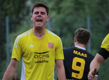 8. Spieltag (Abstiegsrunde Oberliga): TuS Kirchberg - FC Hertha Wiesbach. Fotografin: Jana Kunz.