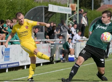 7. Spieltag (Oberliga): SV Alemannia Waldalgesheim - TuS Kirchberg. Fotograf: Oliver Zimmermann.