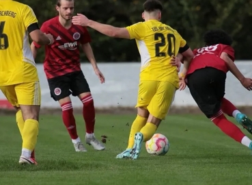 13. Spieltag (Oberliga RLPS): TSG Pfeddersheim - TuS Kirchberg. Fotograf: Claus-Walter Dinger.